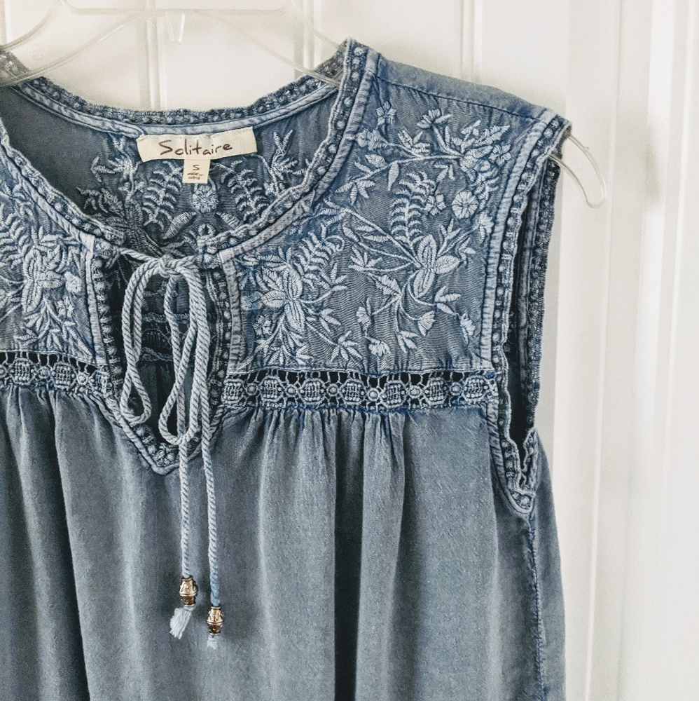Solitaire Chambray Sleeveless Top